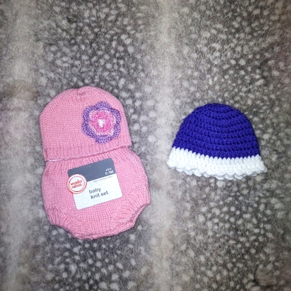 NWT- Knitted hats and bloomer.